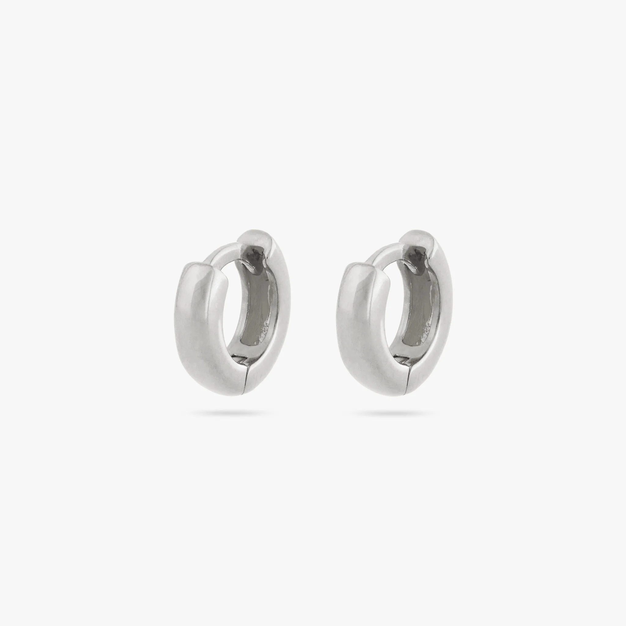 Micro Chunky Huggie - Image 8